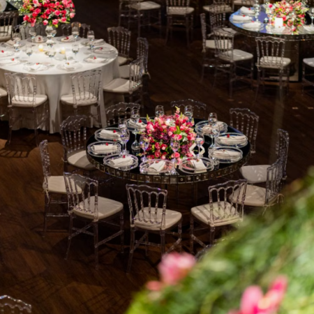 Affordable Luxury Mirrored Round Table Floral Arrangement – Crystal Chair Banquet Template